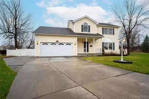25 Cranburne Ct, Amherst, NY 14221