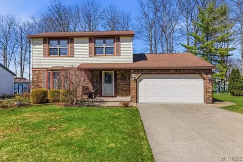 3662 Woodhaven Cir, Hamburg, NY 14075