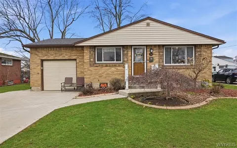 52 Hillsboro Rd, Cheektowaga, NY 14225