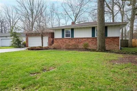 1944 Fix Rd, Grand Island, NY 14072