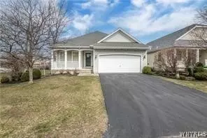 6 Glenfield Dr, West Seneca, NY 14224