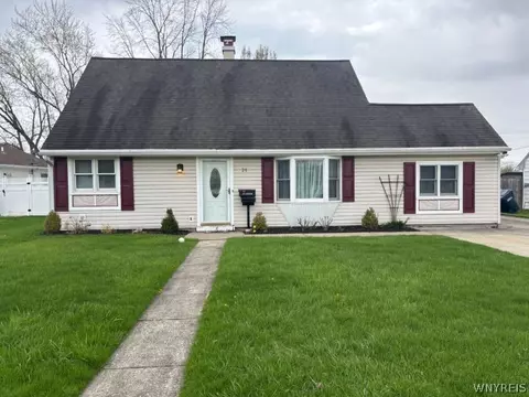 28 Crescent Rd, Grand Island, NY 14072