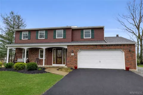 20 Peppermill Ln, Orchard Park, NY 14127