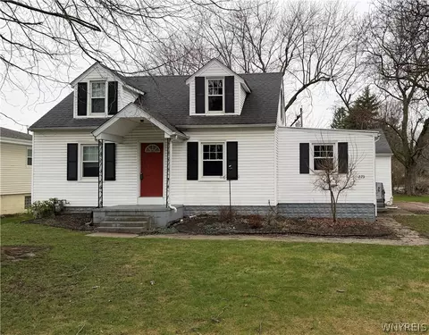 223 Harding Rd, Amherst, NY 14221