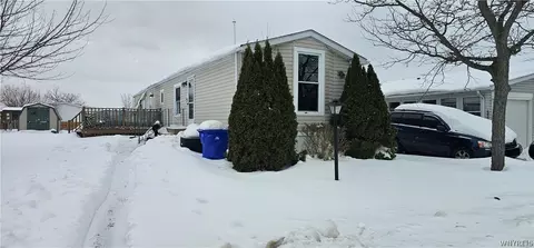 1108 Lockwood Dr, Lockport, NY 14094