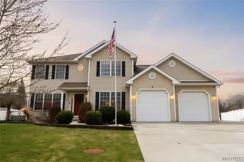 190 Sandpiper Ln, Grand Island, NY 14072