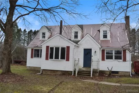 8764 West Ave, Eden, NY 14057