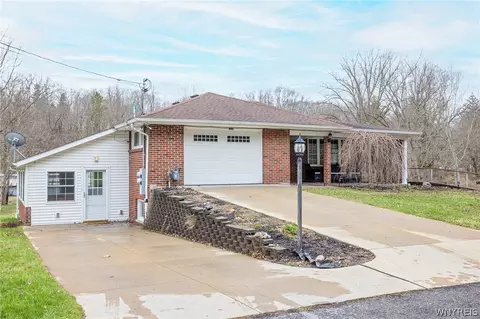 180 Clinton St, Bennington, NY 14037