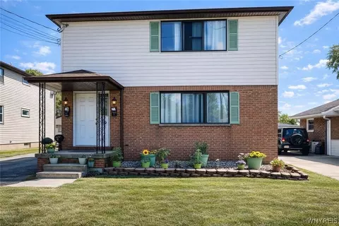 73 Knowlton Ave, Lackawanna, NY 14218