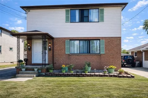 73 Knowlton Ave, Lackawanna, NY 14218