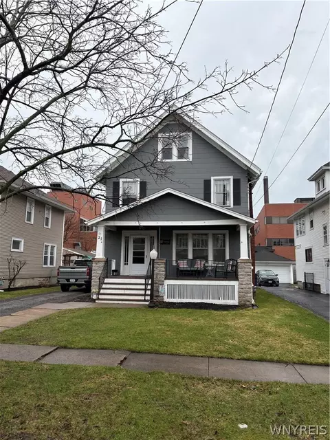 21 Beverly Ave, Lockport, NY 14094