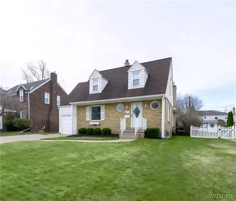 77 Colvinhurst Dr, Buffalo, NY 14223
