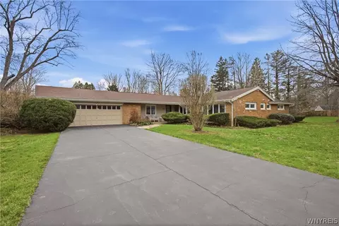 55 Idlewood, Hamburg, NY 14075