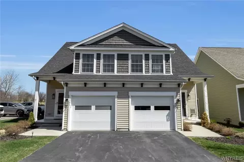 701 Carriage Ln, West Seneca, NY 14224