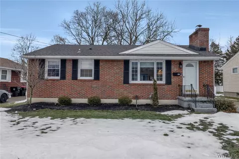 39 Linden Ave, Lancaster, NY 14086