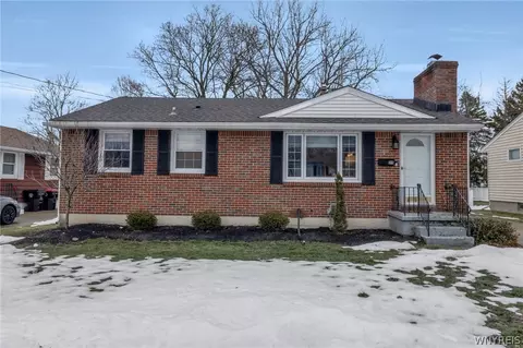 39 Linden Ave, Lancaster, NY 14086