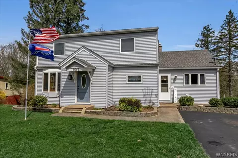7547 Ridge Rd, Hartland, NY 14067