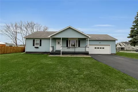4555 Chester Ave, Niagara, NY 14305