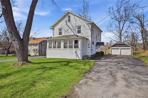 11146 Broadway St, Alden, NY 14004