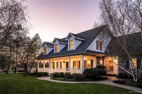 2916 Wolf Dr, Eden, NY 14057