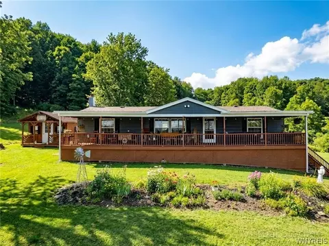 4853 Button Rd, Humphrey, NY 14706