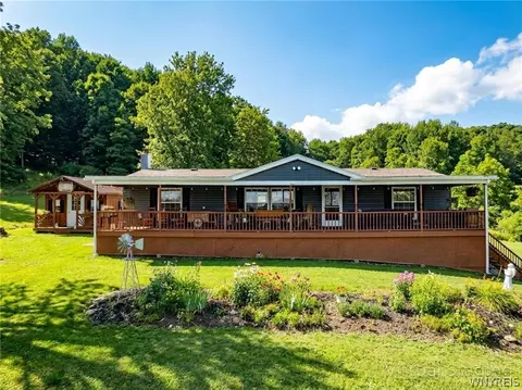 4853 Button Rd, Humphrey, NY 14706
