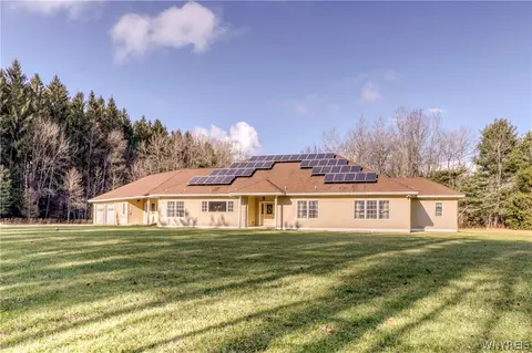 1618 E Hill Rd, Lyndon, NY 14737