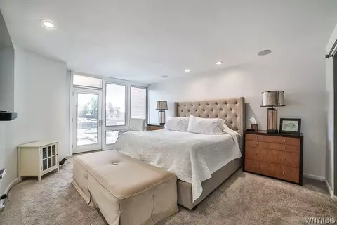Bedroom - 252 Rivermist Dr, Buffalo, NY 14202 photo 3 of 6