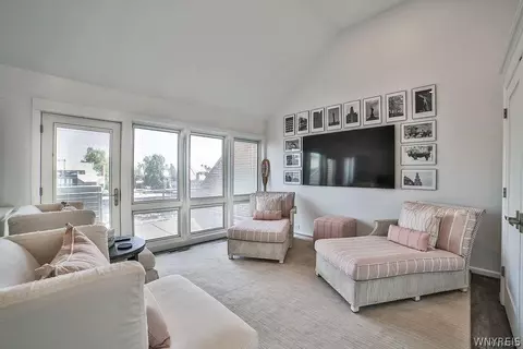 Living - 252 Rivermist Dr, Buffalo, NY 14202 photo 4 of 4