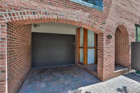 Exterior - 252 Rivermist Dr, Buffalo, NY 14202 photo 1 of 3