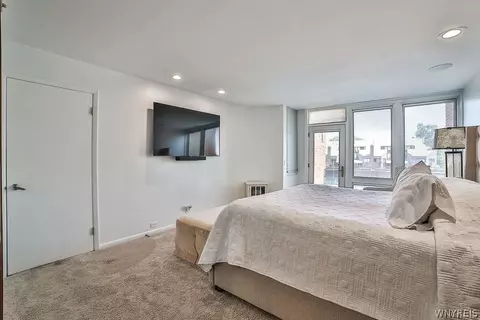 Bedroom - 252 Rivermist Dr, Buffalo, NY 14202 photo 2 of 6