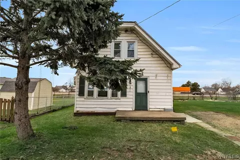 58 Pinehurst Ave, Cheektowaga, NY 14225