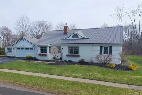 6097 Eckhardt Rd, Lake View, NY 14085