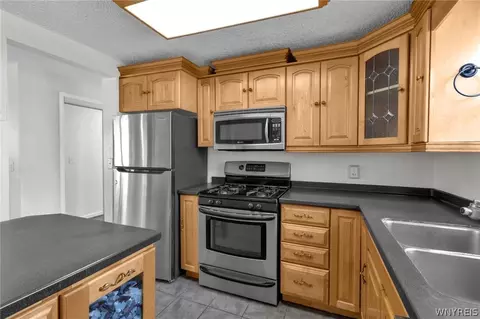 Kitchen - 1322 Independence Dr, Evans, NY 14047 photo 4 of 7