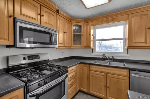 Kitchen - 1322 Independence Dr, Evans, NY 14047 photo 6 of 7