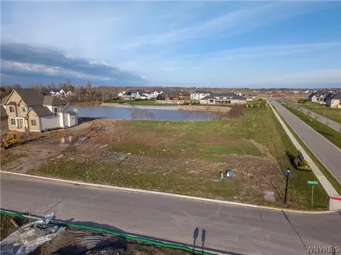 5501 Serenity Ct, Clarence, NY 14031