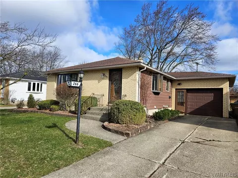 266 Lydia Ln, Cheektowaga, NY 14225