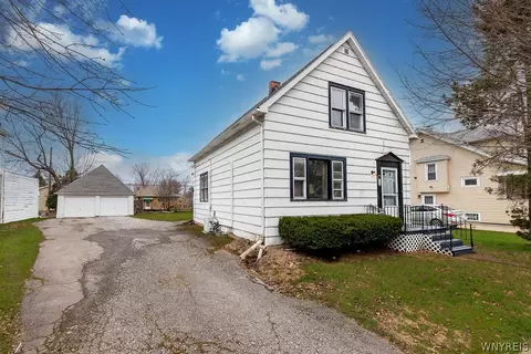 60 Argyle Ave, Amherst, NY 14226