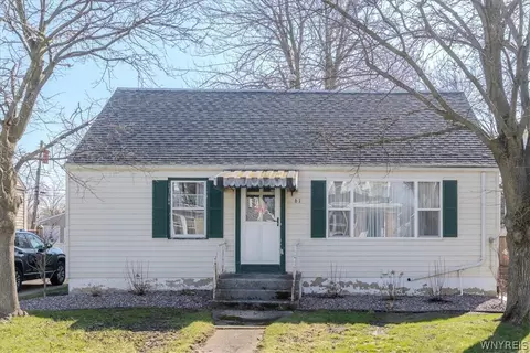 61 Henley Rd, Buffalo, NY 14216