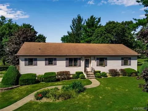 53 William Kidder Rd, Lancaster, NY 14086