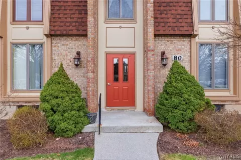 80 Groton Dr #2, Amherst, NY 14228