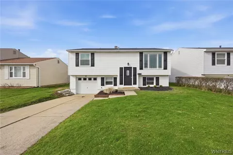 72 W Toulon Dr, Cheektowaga, NY 14227