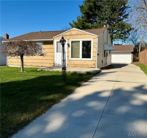 33 S Glidden St, Cheektowaga, NY 14206