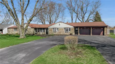 5625 Cummings Rd, Newstead, NY 14001