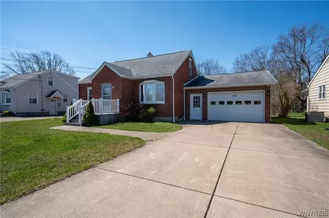 197 Bielak Rd, Orchard Park, NY 14127