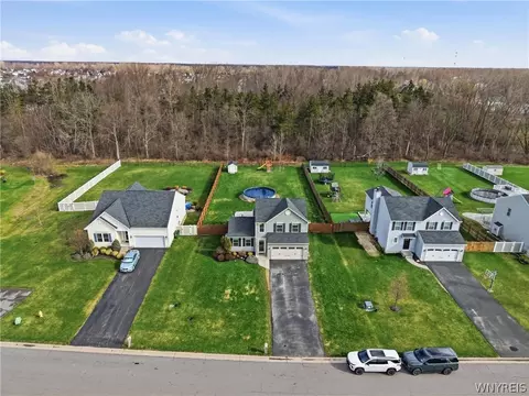 View/Area - 3773 Captains Way, Wheatfield, NY 14120 photo 1 of 6