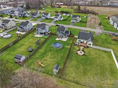 View/Area - 3773 Captains Way, Wheatfield, NY 14120 photo 4 of 6