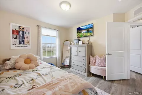 Bedroom - 3773 Captains Way, Wheatfield, NY 14120 photo 7 of 10