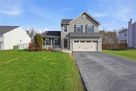 Exterior - 3773 Captains Way, Wheatfield, NY 14120 photo 2 of 6