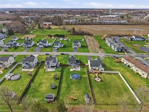 View/Area - 3773 Captains Way, Wheatfield, NY 14120 photo 5 of 6
